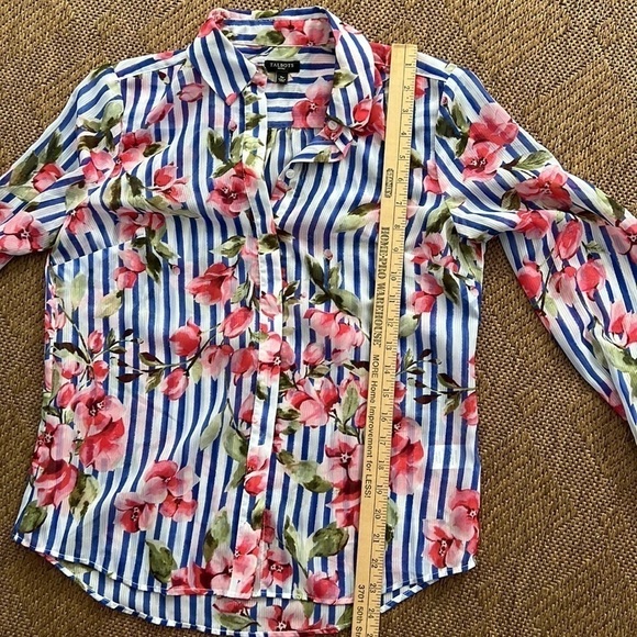 Talbot Petite lightweight floral blouse size small - Picture 9 of 9